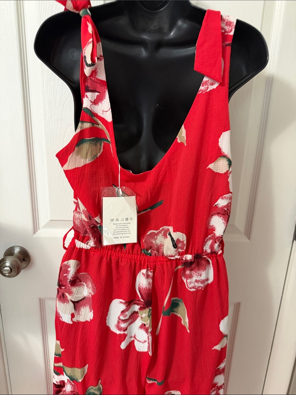Red Floral High-Low V-Neck Sleeveless Dress - Picture 6 of 7